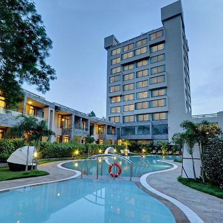 Boulevard 9 Luxury Resort & Spa Some Parts Of Property Under Renovation Nadiād Exterior foto