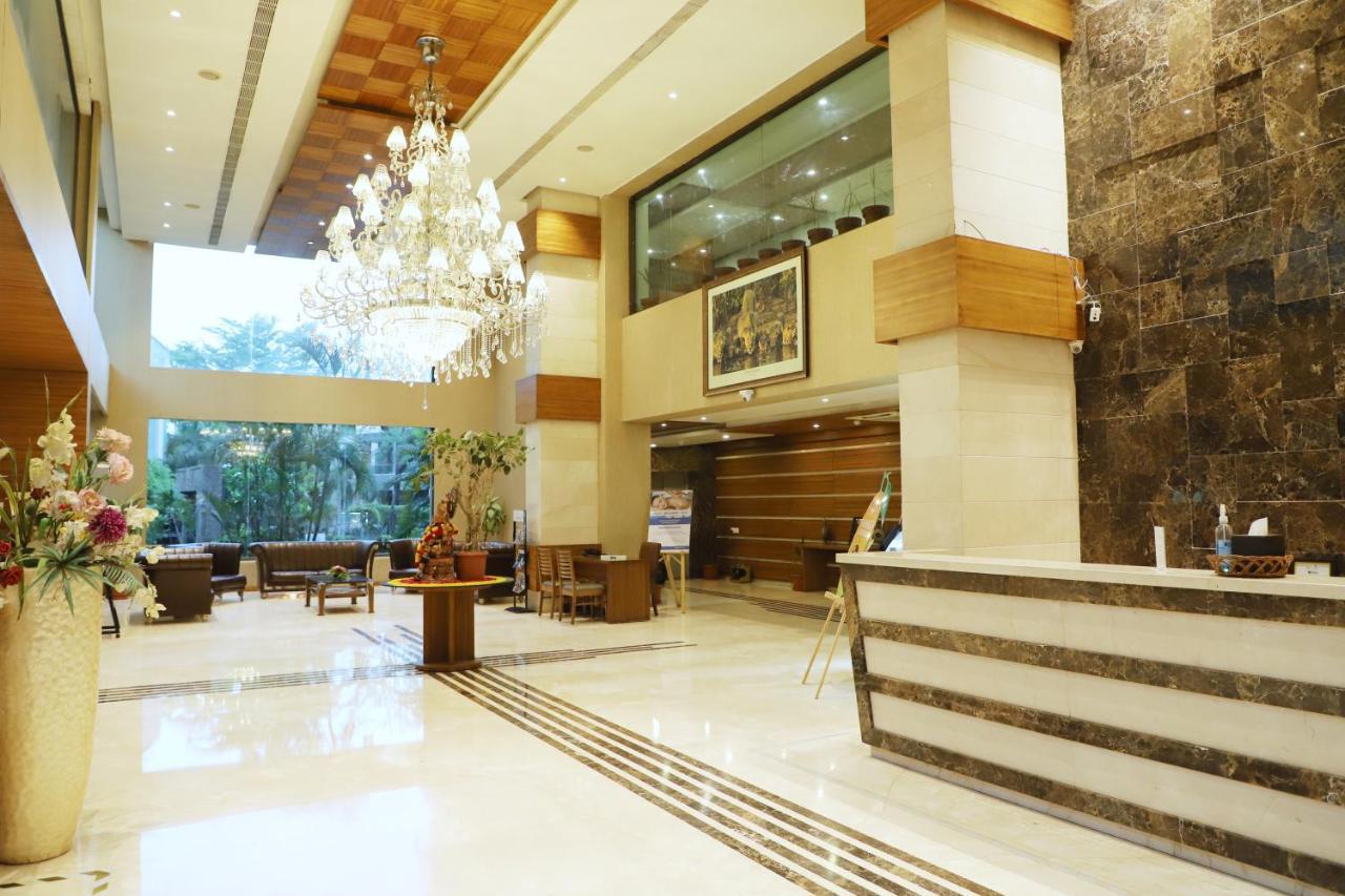 Boulevard 9 Luxury Resort & Spa Some Parts Of Property Under Renovation Nadiād Exterior foto