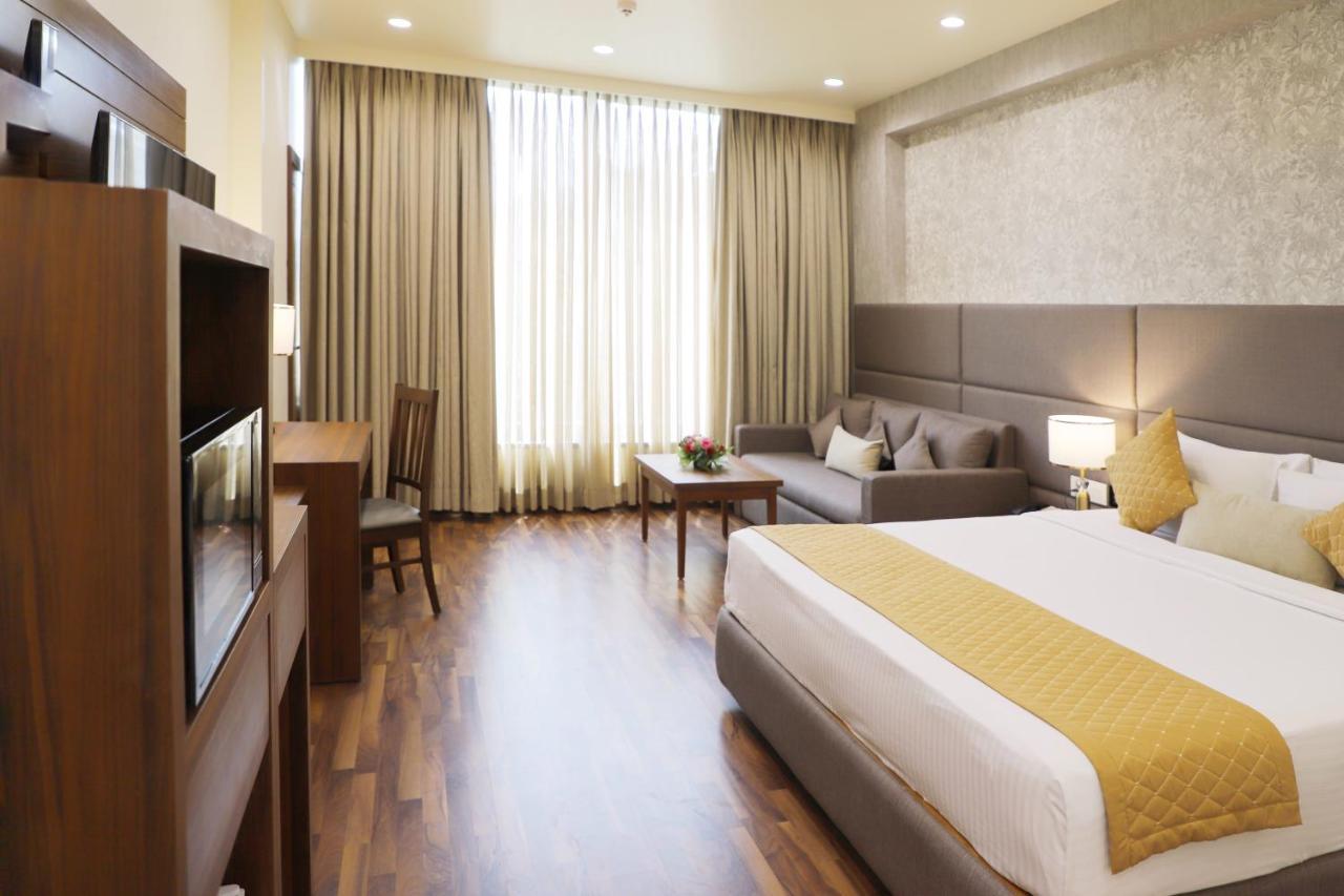 Boulevard 9 Luxury Resort & Spa Some Parts Of Property Under Renovation Nadiād Exterior foto