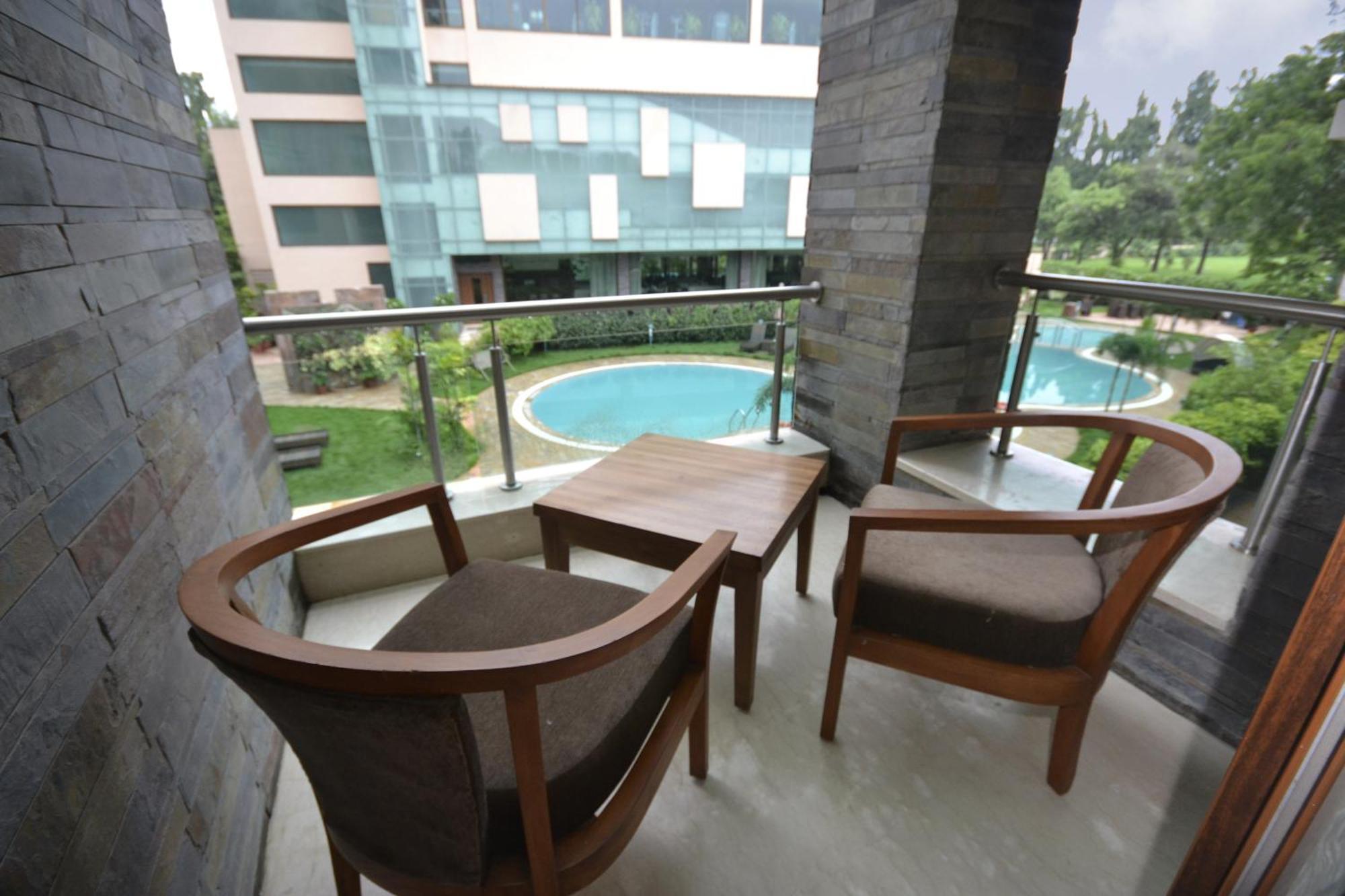 Boulevard 9 Luxury Resort & Spa Some Parts Of Property Under Renovation Nadiād Exterior foto