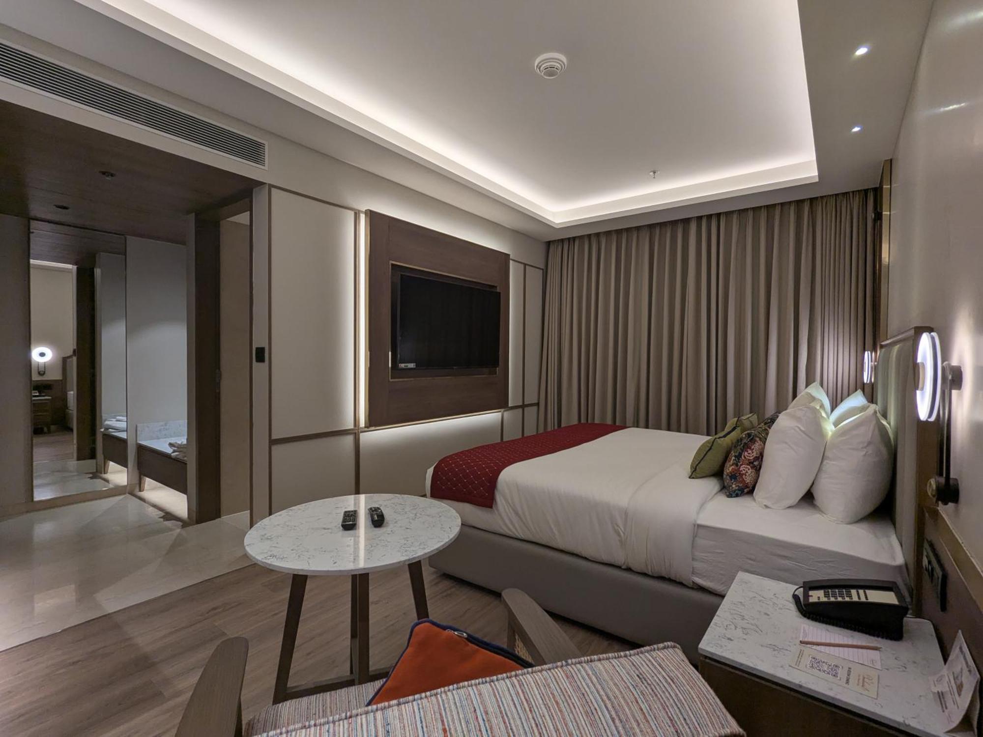 Boulevard 9 Luxury Resort & Spa Some Parts Of Property Under Renovation Nadiād Exterior foto