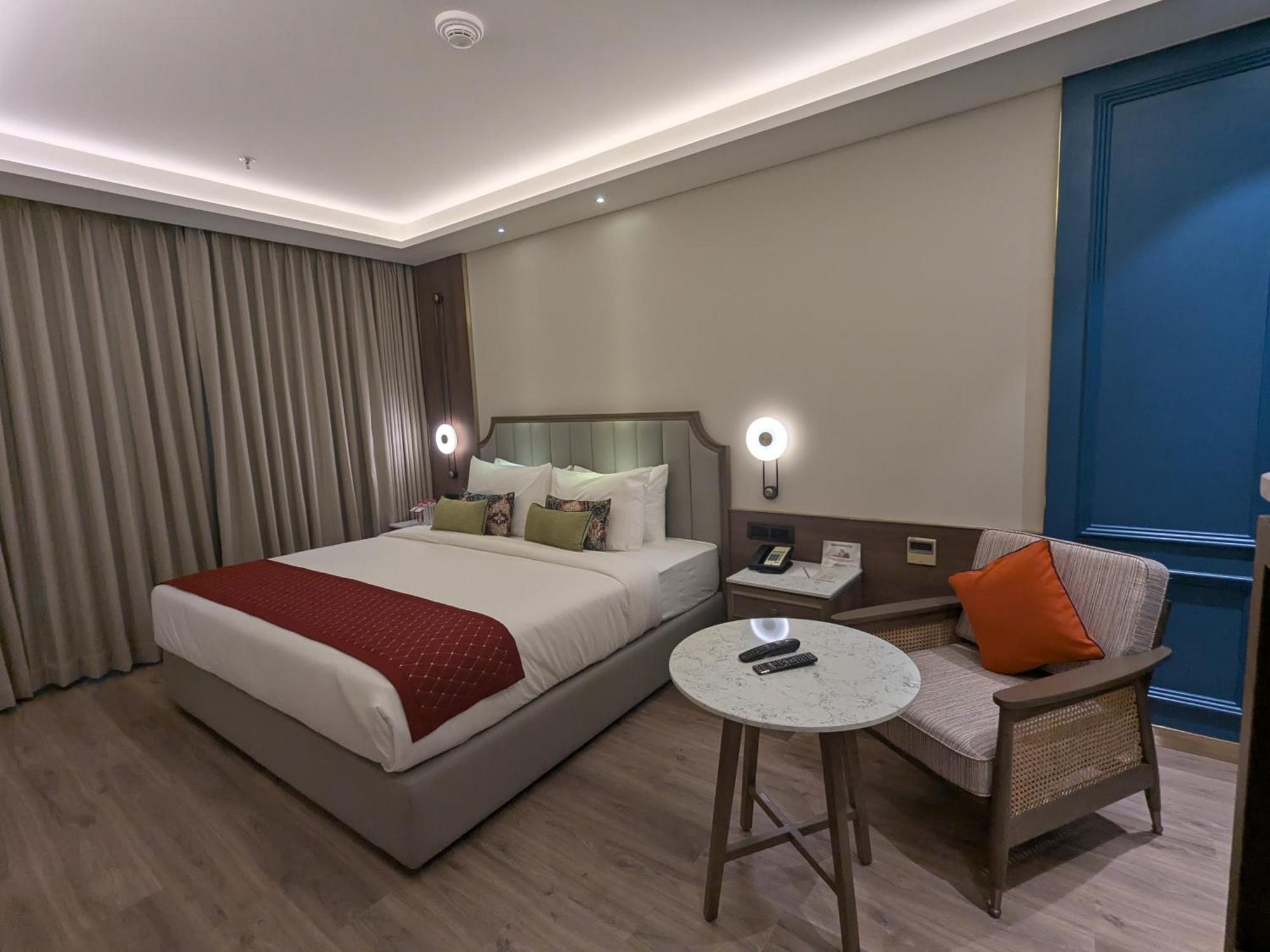 Boulevard 9 Luxury Resort & Spa Some Parts Of Property Under Renovation Nadiād Exterior foto